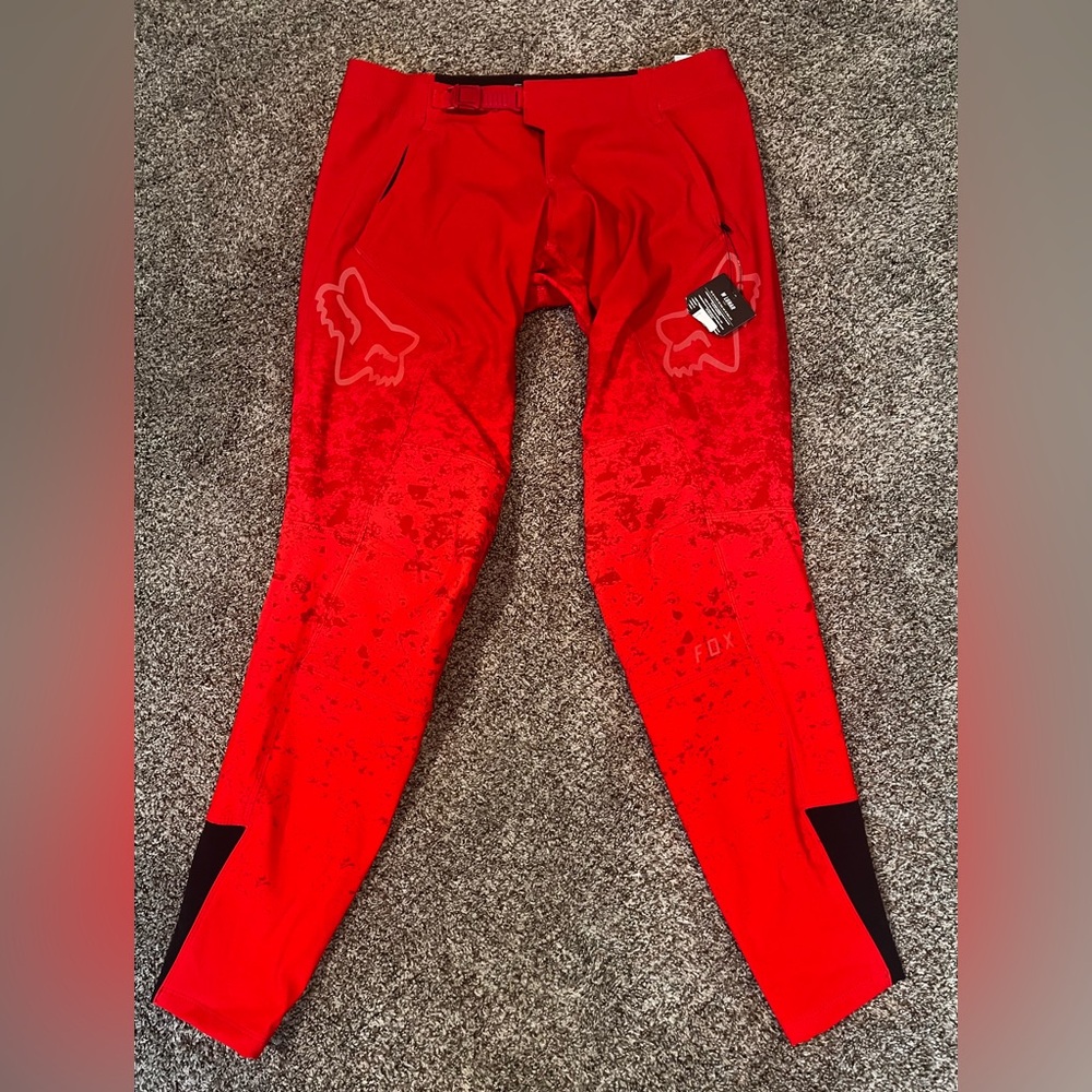 New with Tags Womens Defend Lunar Pants Sz M